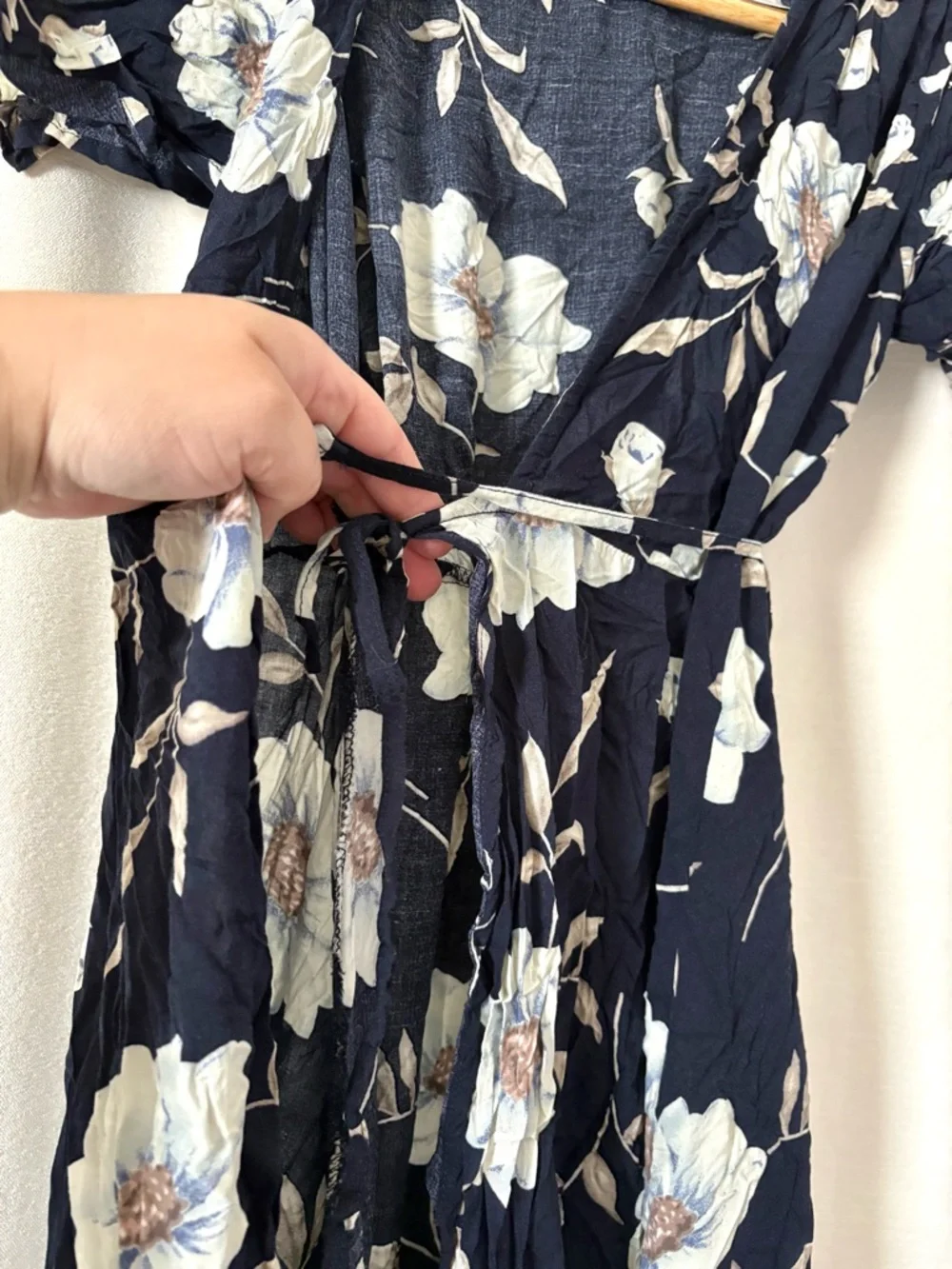 Lulus Lake Como Navy Blue Floral Print High-Low Wrap Dress size S - Picture 7 of 7